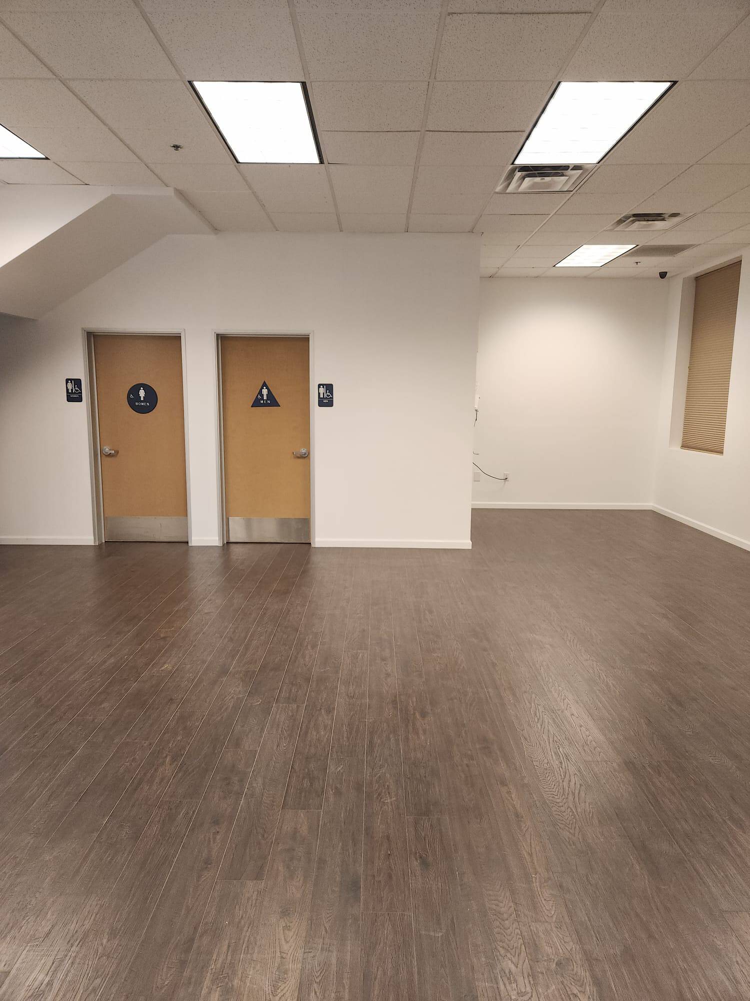 Convenient Commercial Office